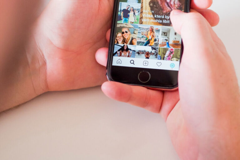 How to Post Multiple Pictures on Instagram at Once 2021
